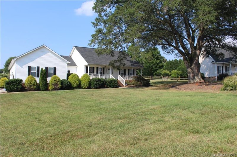 Property image 2 at 548 Peaceful Creek Drive, York, SC 29745