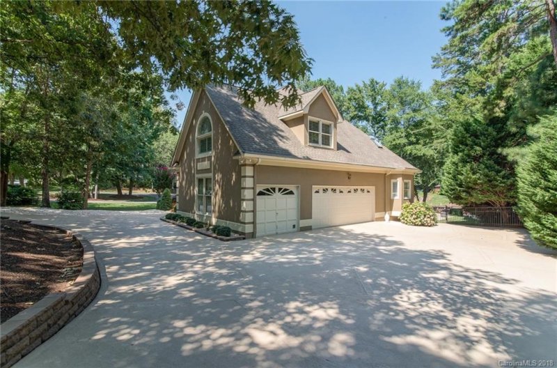 Property image 3 at 21236 Blakely Shores Drive, Cornelius, NC 28031