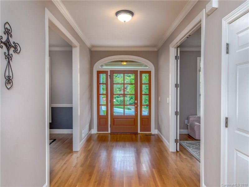 Property image 2 at 910 Rickel Drive, Hendersonville, NC 28739