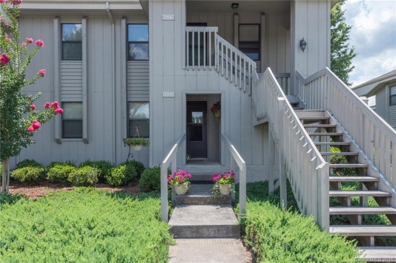 Property image 3 at 2305 Abbey Circle, Asheville, NC 28805