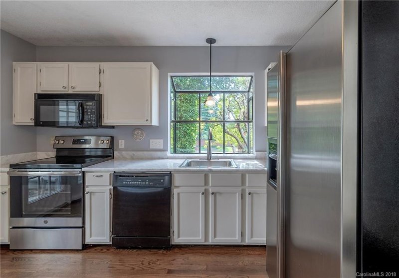 Property image 4 at 8211 Tradd Court, Charlotte, NC 28210