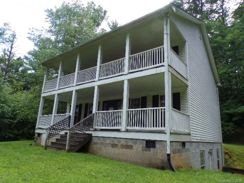 Property image 2 at 10 Lynn Crest Drive, Brevard, NC 28712