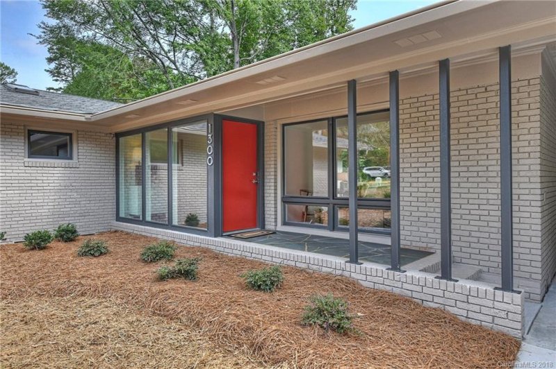 Property image 2 at 1300 Lynbrook Drive, Charlotte, NC 28211