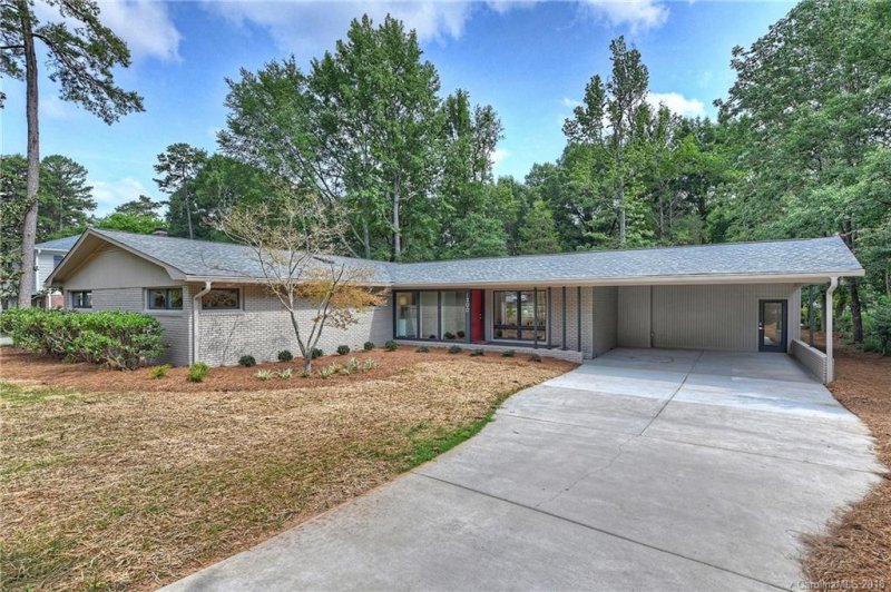 Property image 3 at 1300 Lynbrook Drive, Charlotte, NC 28211