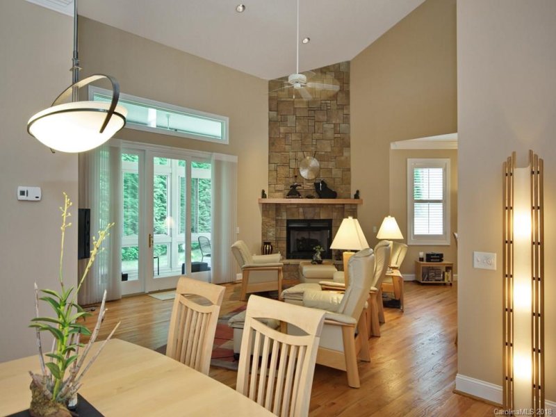 Property image 5 at 101 Towne Place Drive, Hendersonville, NC 28792