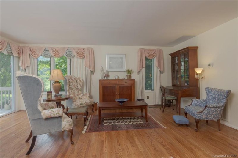 Property image 5 at 4 Lynx Drive, Black Mountain, NC 28711