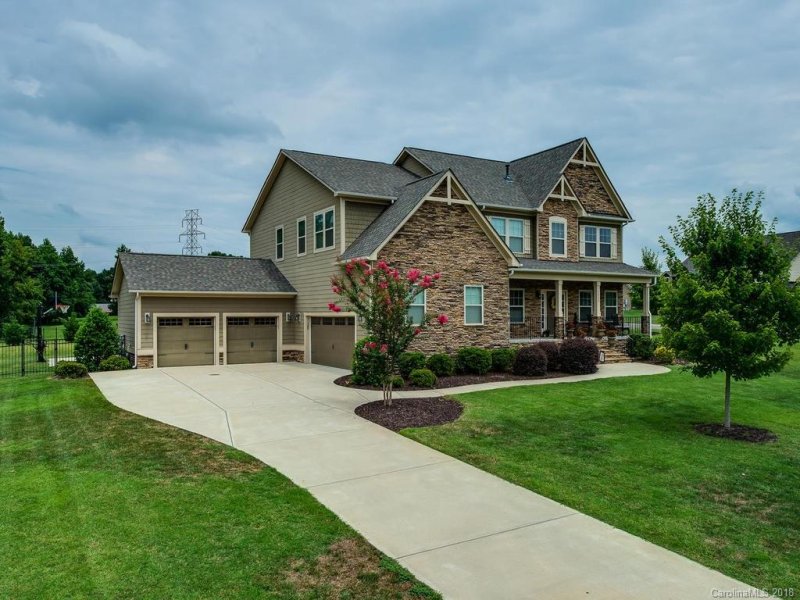 Property image 2 at 3002 Botetourt Court, Weddington, NC 28104