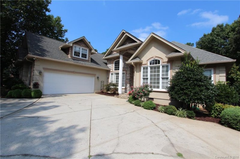 Property image 4 at 2569 Penngate Drive, Sherrills Ford, NC 28673