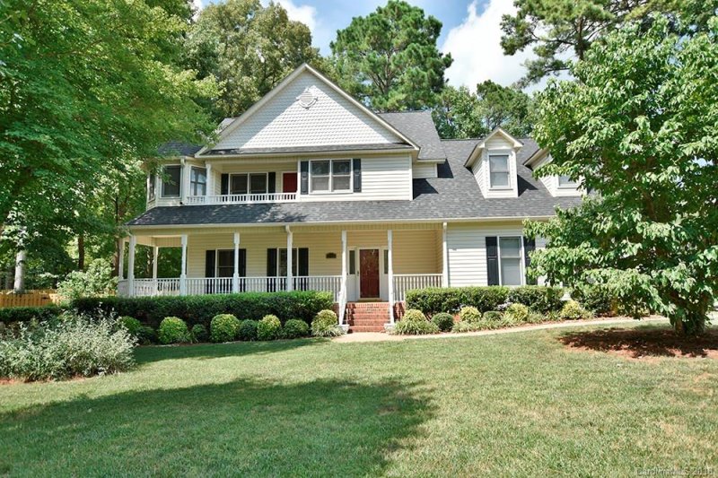 2602 Oakhurst Drive