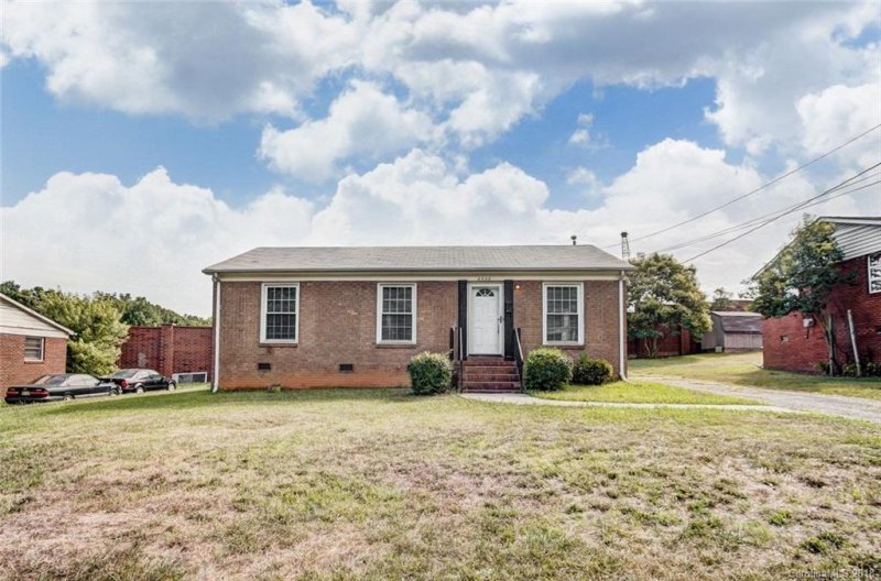 2532 Pinestream Drive