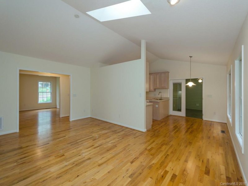 Property image 2 at 207 Allen Paul Drive, Hendersonville, NC 28791