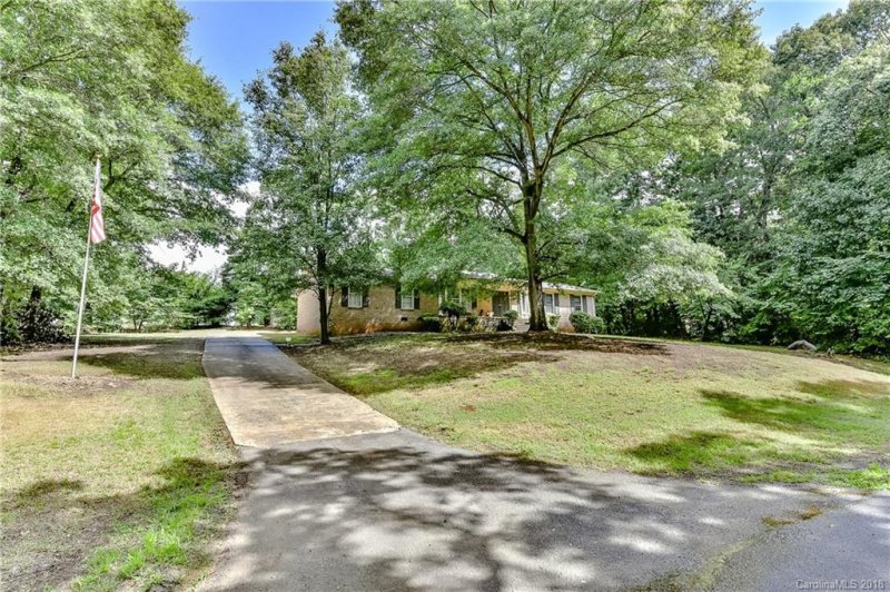 Property image 2 at 402 Lake Shore Drive, Fort Mill, SC 29715