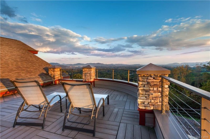 4 Chimney Crest Drive