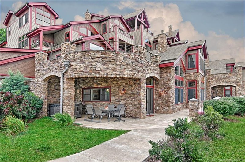 Property image 2 at 4 Chimney Crest Drive, Asheville, NC 28806