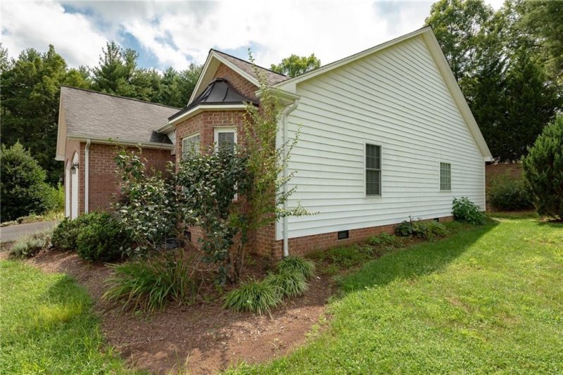 Property image 3 at 1106 King George Court, Lenoir, NC 28645