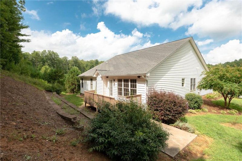 Property image 4 at 1106 King George Court, Lenoir, NC 28645