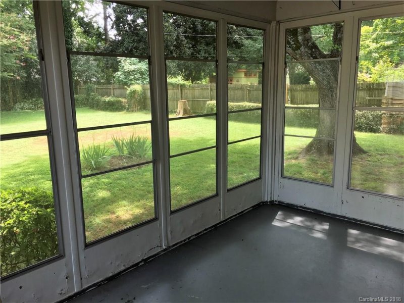 Property image 4 at 911 Scaleybark Road, Charlotte, NC 28209