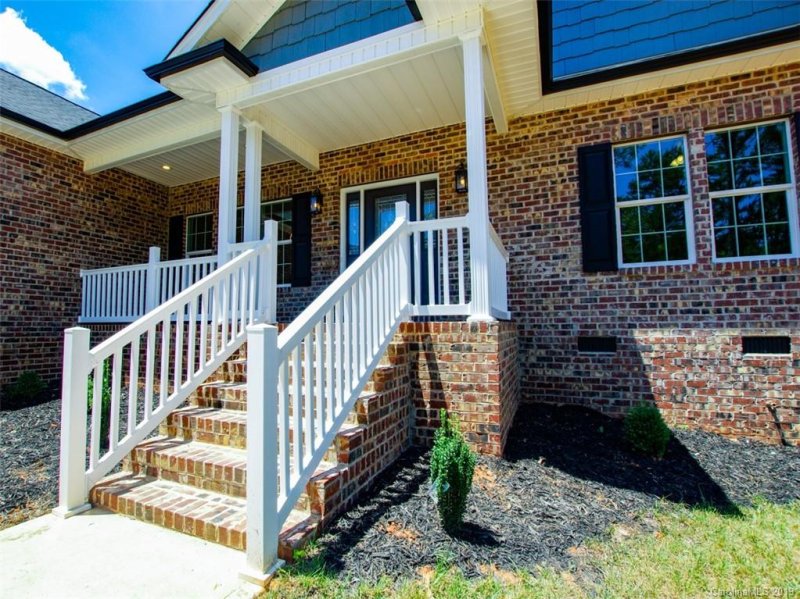 Property image 2 at 4017 Red Hill Way, Denver, NC 28037