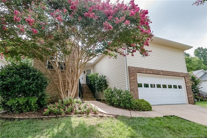 1572 Cambridge Heights Place