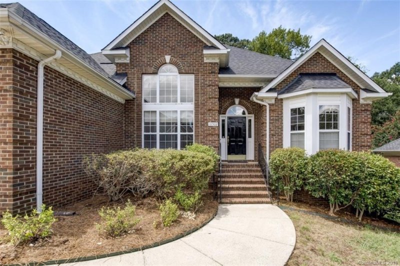 Property image 4 at 10502 Misty Ridge Lane, Charlotte, NC 28277