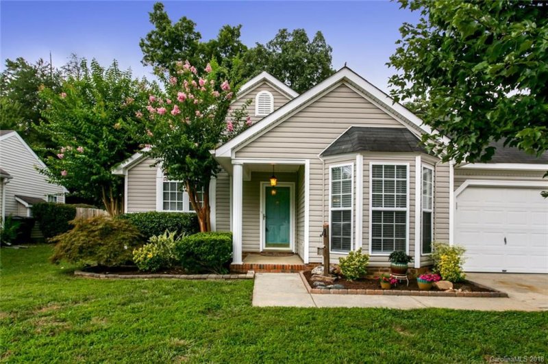 Property image 2 at 915 Morning Glory Drive, Charlotte, NC 28262