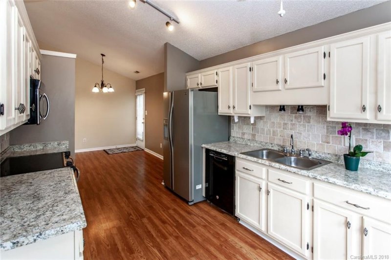 Property image 5 at 915 Morning Glory Drive, Charlotte, NC 28262