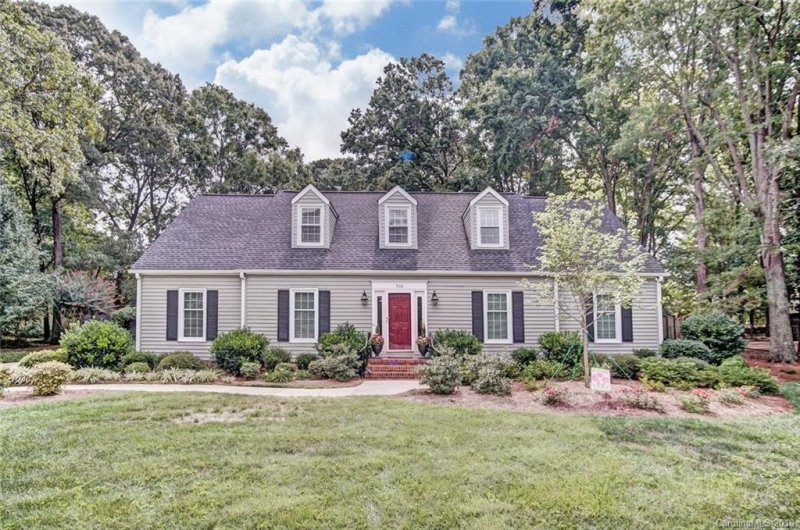 936 Arrowhead Drive