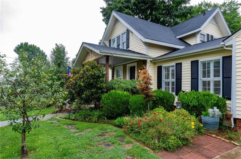 Property image 3 at 910 Olive Avenue, Lenoir, NC 28645