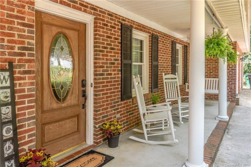 Property image 2 at 7136 Hillside Lane, Charlotte, NC 28226