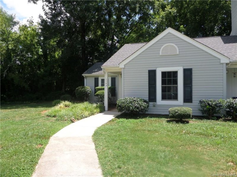 Property image 2 at 1542 Hunt Club Court, Rock Hill, SC 29732