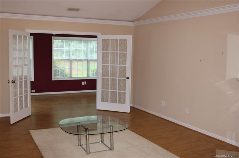 Property image 2 at 1106 Citation Circle, Hendersonville, NC 28739