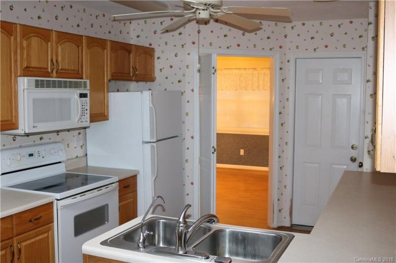 Property image 3 at 1106 Citation Circle, Hendersonville, NC 28739