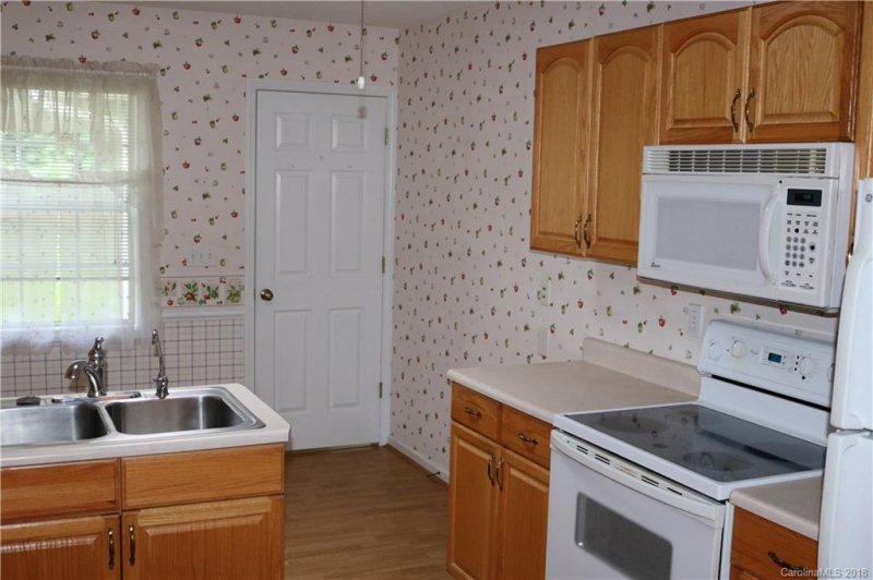 Property image 5 at 1106 Citation Circle, Hendersonville, NC 28739