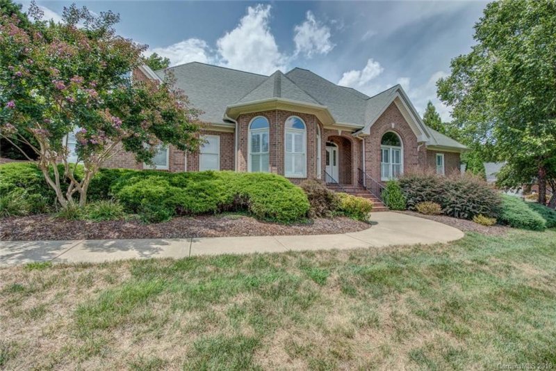 320 Cross Creek Drive