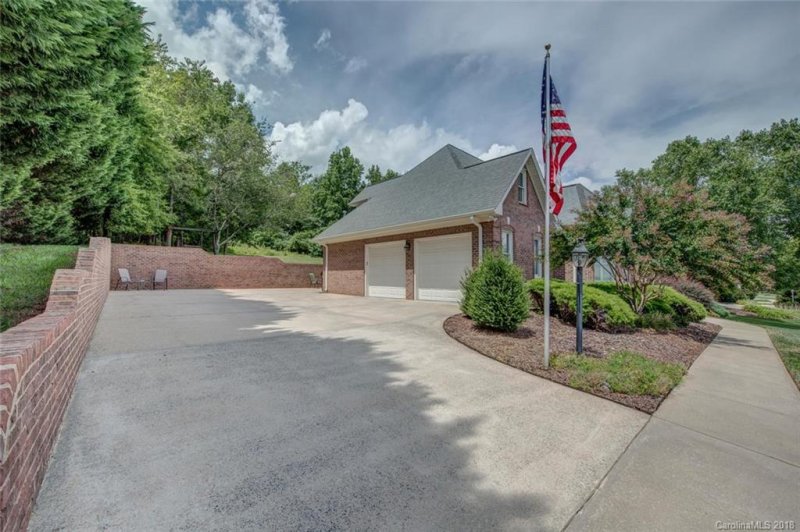 Property image 3 at 320 Cross Creek Drive, Cherryville, NC 28021