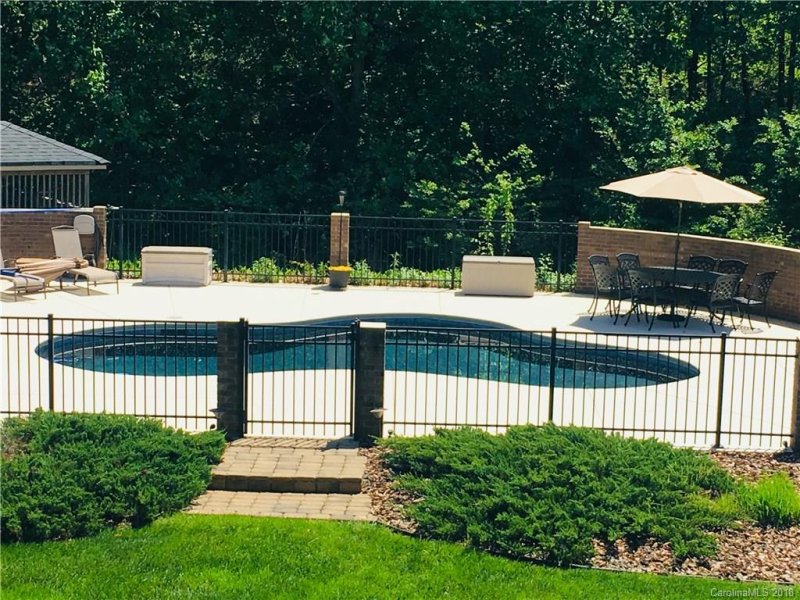 Property image 5 at 153 S Gibbs Road, Mooresville, NC 28117