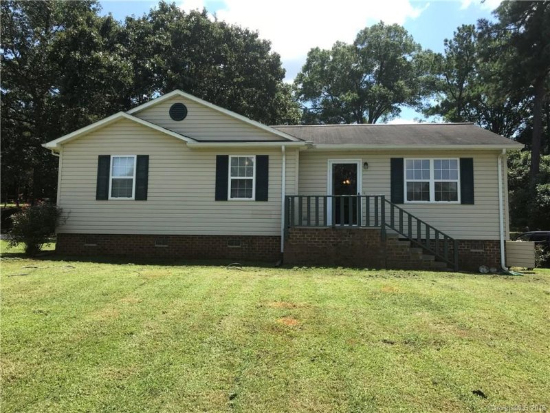 696 Forest Road