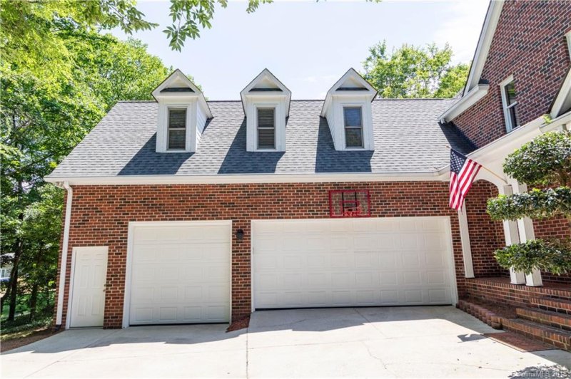 Property image 3 at 21305 Carina Lane, Cornelius, NC 28031