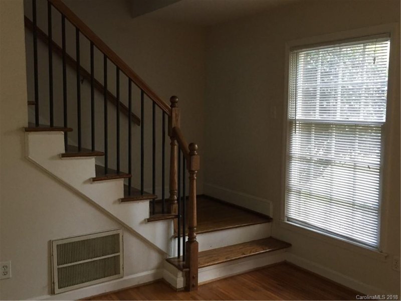 Property image 3 at 910 Hollywood Street, Charlotte, NC 28211