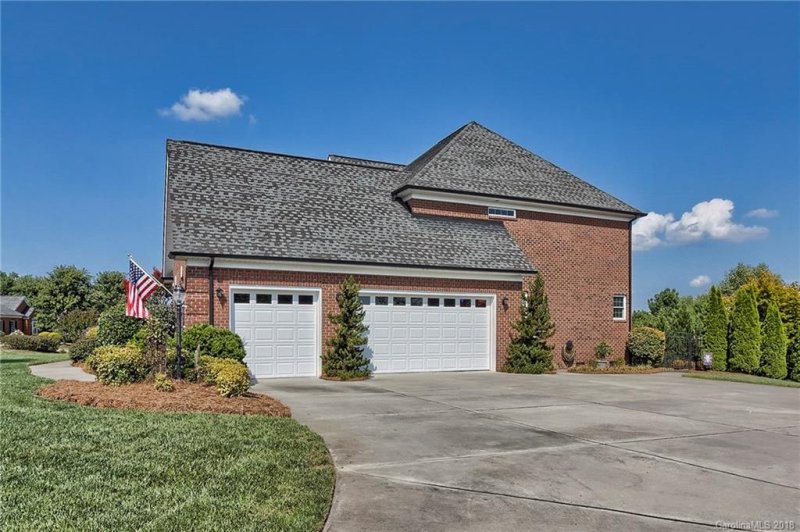 Property image 2 at 7951 Grimsby Circle, Harrisburg, NC 28075