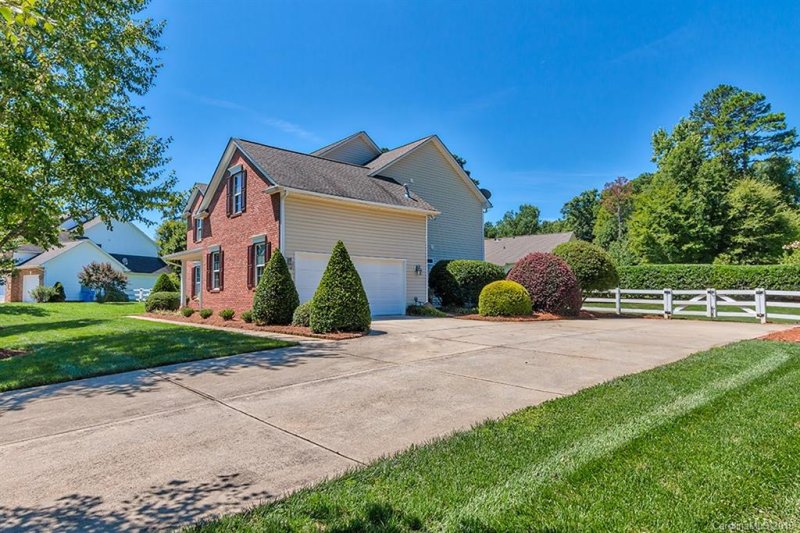 Property image 3 at 7433 Forrest Rader Drive, Mint Hill, NC 28227