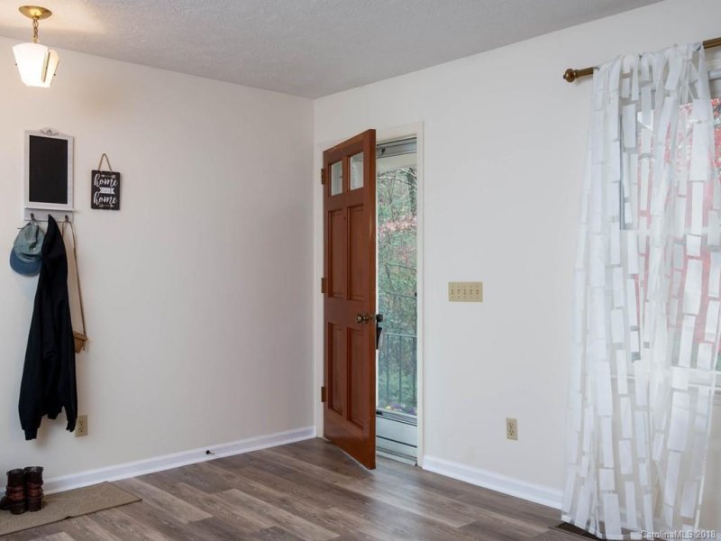 Property image 4 at 2 Bansha Drive, Hendersonville, NC 28791