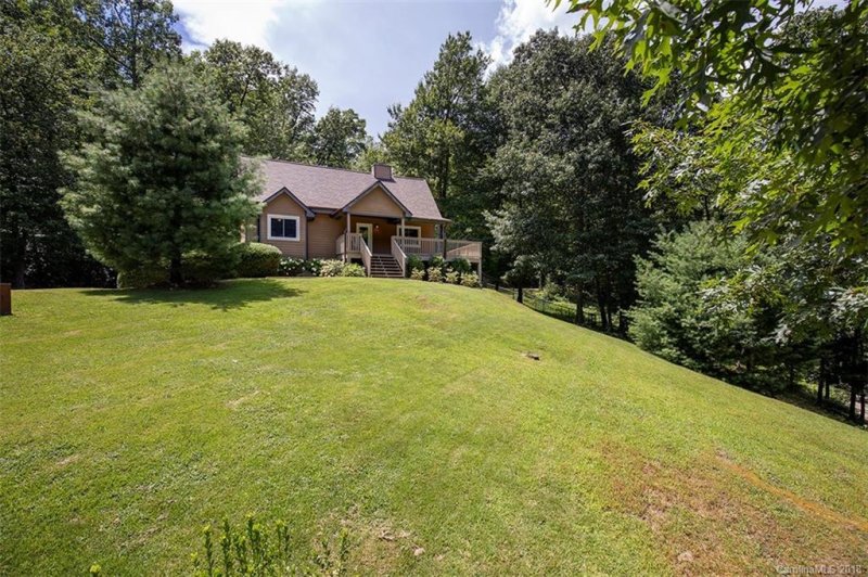 Property image 2 at 136 Viking Trail, Hendersonville, NC 28739