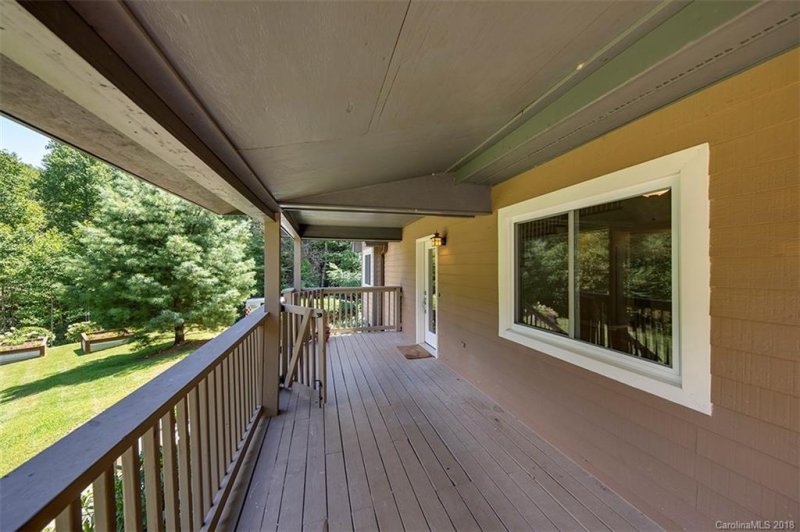 Property image 5 at 136 Viking Trail, Hendersonville, NC 28739