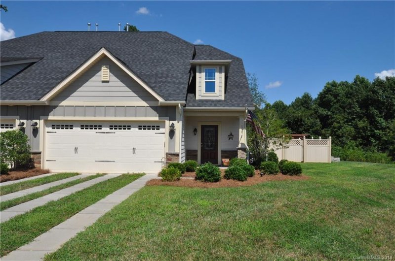 Property image 2 at 196 Aztec Circle, Mooresville, NC 28117