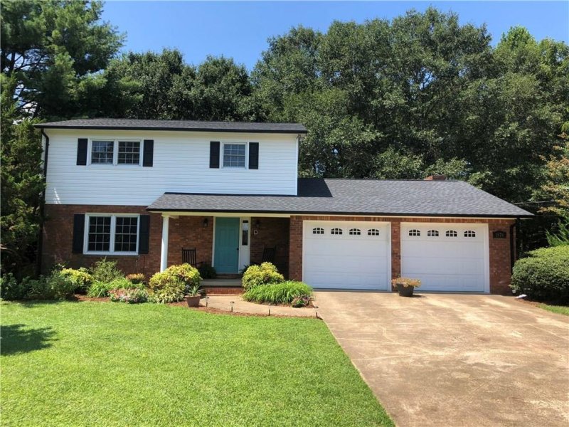 1878 Heritage Farm Road