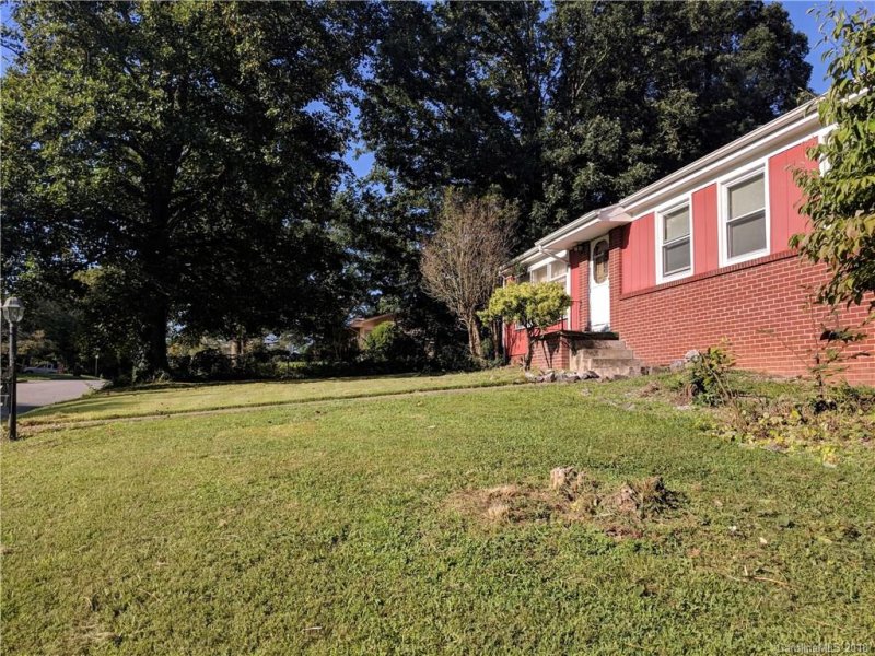 Property image 2 at 27 Crockett Avenue, Asheville, NC 28805