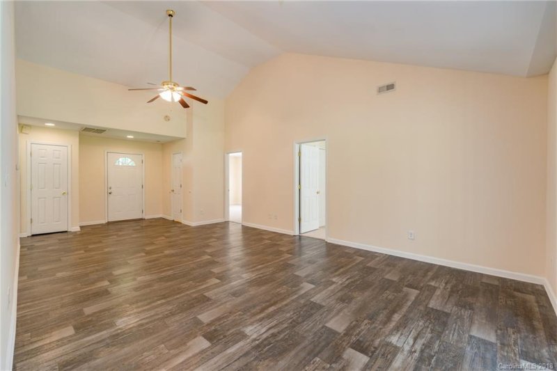 Property image 2 at 4218 Rutgers Avenue, Charlotte, NC 28206