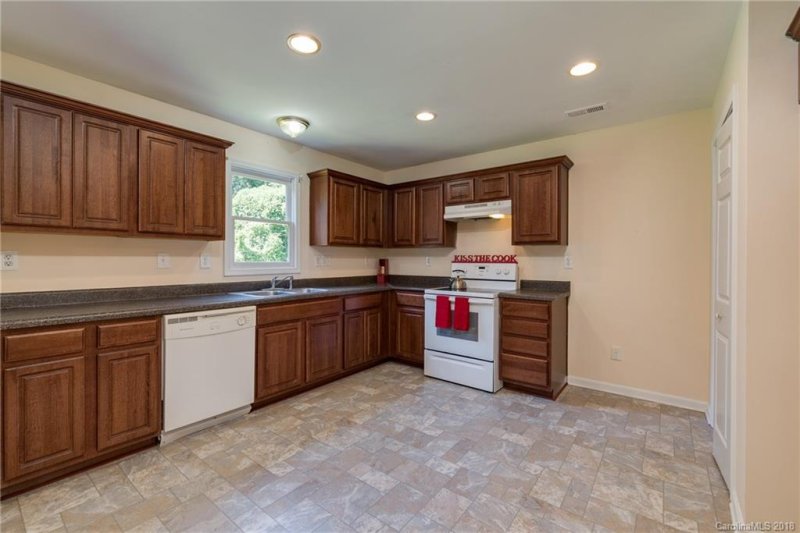 Property image 3 at 4218 Rutgers Avenue, Charlotte, NC 28206