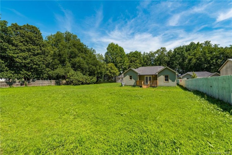 Property image 4 at 4218 Rutgers Avenue, Charlotte, NC 28206